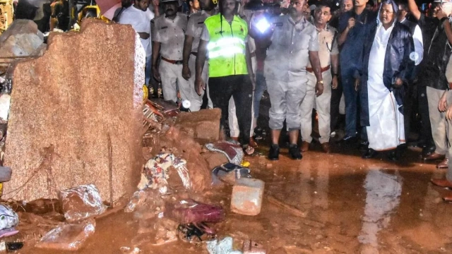 பெங்களூருவில் கோரத்தாண்டவமாடிய ஆலங்கட்டி மழை: மருத்துவமனை சுவர் இடிந்து விழுந்து ஒரு குழந்தை உட்பட 7 பேர் உயிரிழப்பு