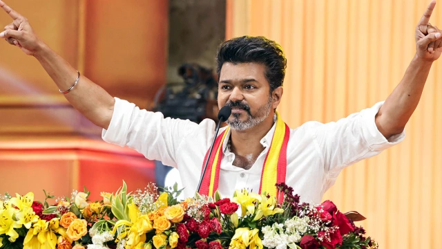எம்.ஜி.ஆரின் சாதனையை முறியடித்தார் விஜய் – தனிப்பெரும் கட்சியாக உருவெடுக்கிறது தமிழக வெற்றிக் கழகம்