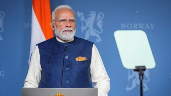 ‘விலைவாசி நாயகர் மோடி மக்களை இன்னும் அதிகமாகச் சுரண்டுவார்’ - பெட்ரோல், டீசல் விலை உயர்வால் காங்கிரஸ் கடும் விமர்சனம்