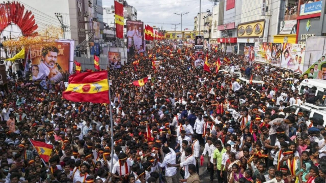 8 தொகுதிகளில் வெற்றி; அமைச்சரவையில் பிரதிநிதித்துவமில்லை - TVK-வின் Madurai கோட்டையில் சலசலப்பு