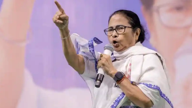 மேற்கு வங்க அரசியல் களம்: தேர்தல் வெற்றிகளுக்குப் பிறகும் TMC எதிர்கொள்ளும் தொடர் சவால்கள்