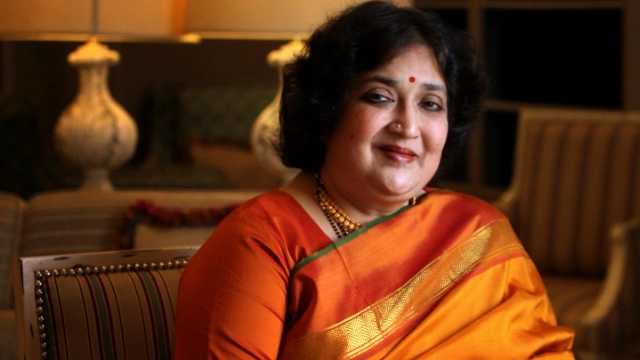 அரசியல் களம் அல்ல, மக்கள் சேவைத் தளம்: லதா ரஜினிகாந்தின் 'மக்கள் மேடை' இயக்கத்தின் பின்னணி