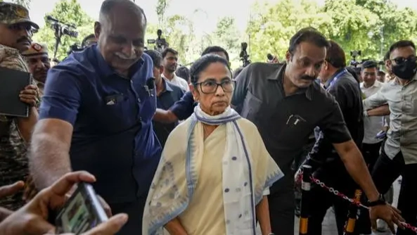 நந்திகிராம் தேர்தல் சர்ச்சை: சுவேந்து அதிகாரியின் வெற்றியை எதிர்த்த மம்தா பானர்ஜியின் வழக்கு - கொல்கத்தா உயர் நீதிமன்றத்தில் தற்போதைய நிலவரம்!